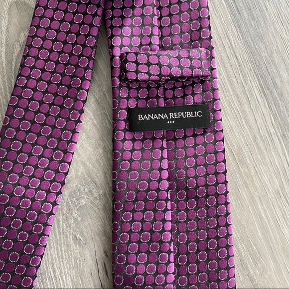 Banana Republic Factory Purple dots Print Men Tie - Picture 5 of 5